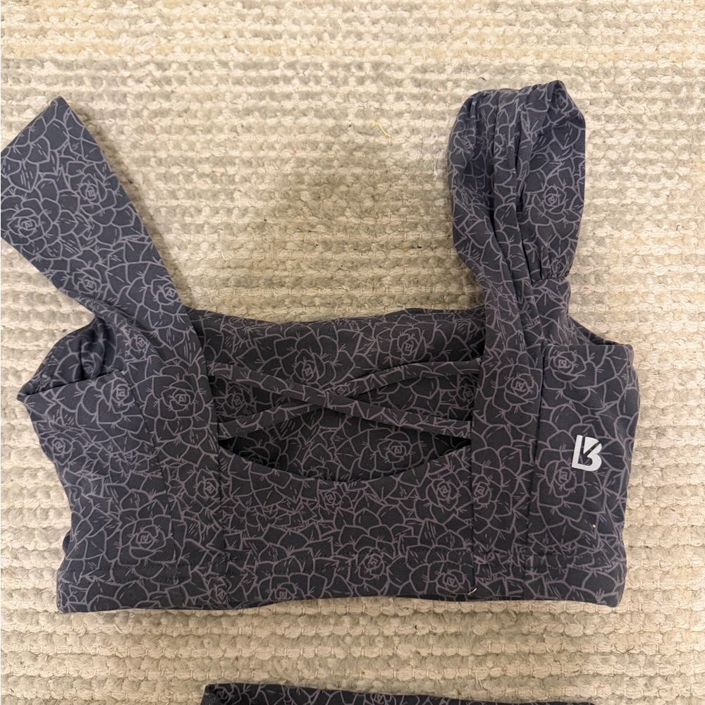 Buffbunny Collection Grey Patterned Two-Piece Act… - image 4